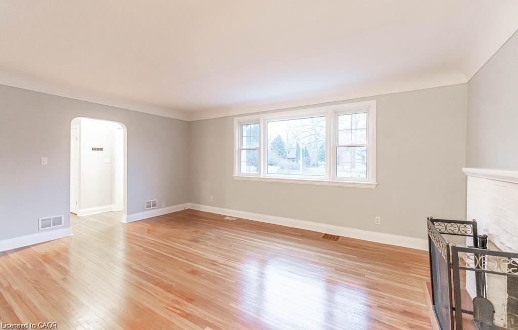 88 Wilson Street E Property Photo 3
