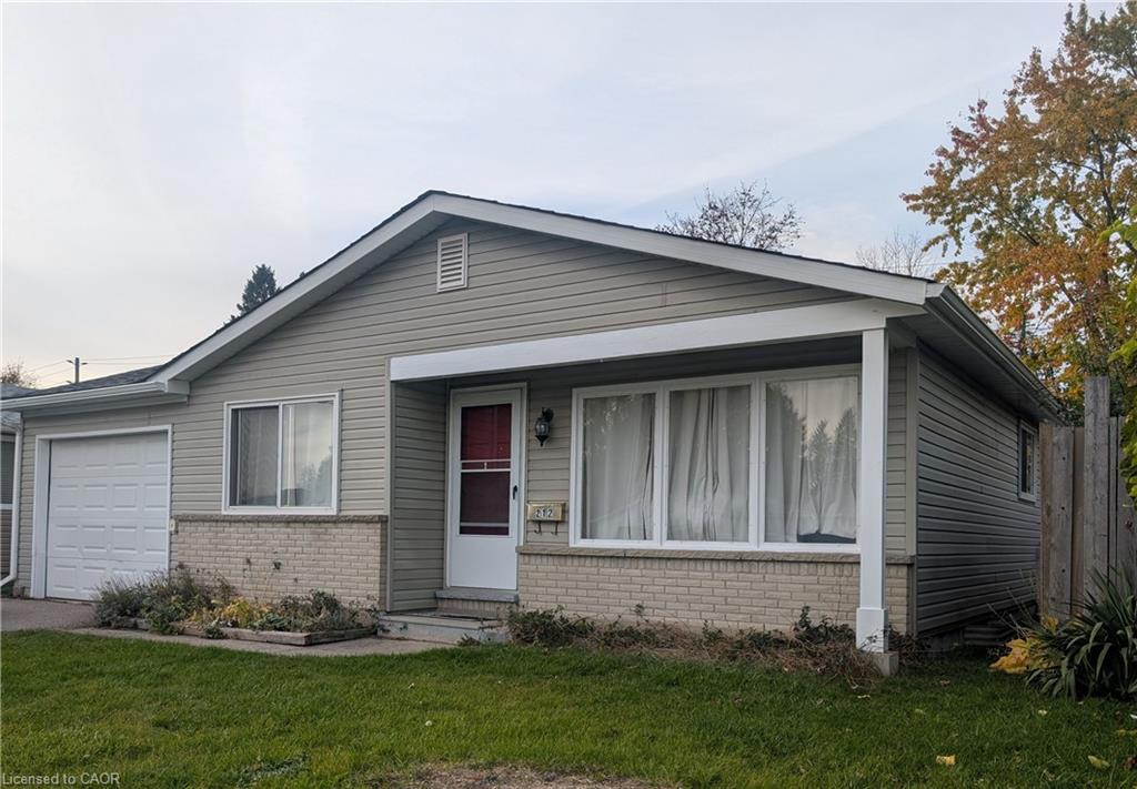 212 Huntingdon Crescent Property Photo 1