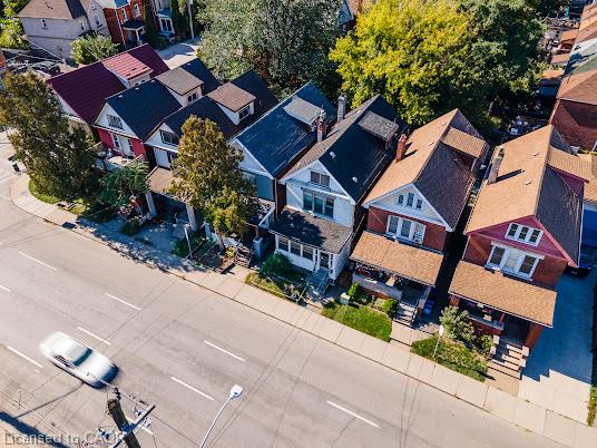 35 Sherman Avenue N Property Photo 3
