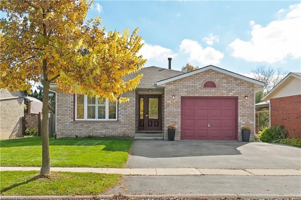 99 Lynden Hill Crescent Property Photo 1