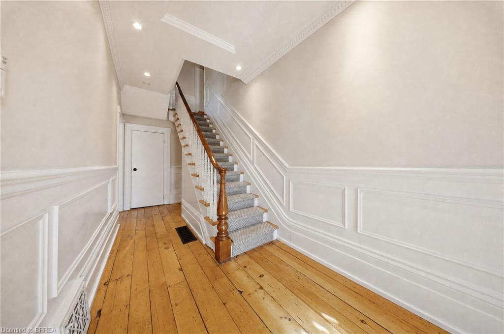 74 Richmond Street Property Photo 8