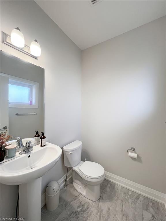 7474 Sherrilee Crescent Property Photo 11