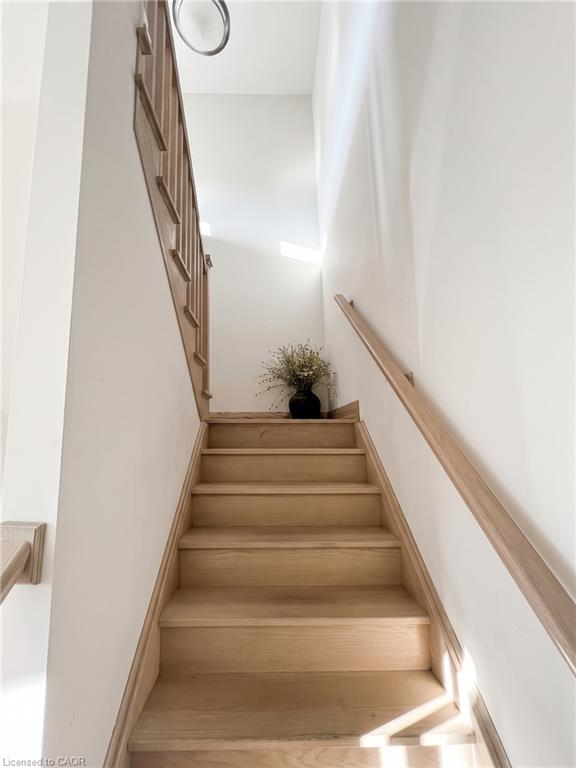7474 Sherrilee Crescent Property Photo 12