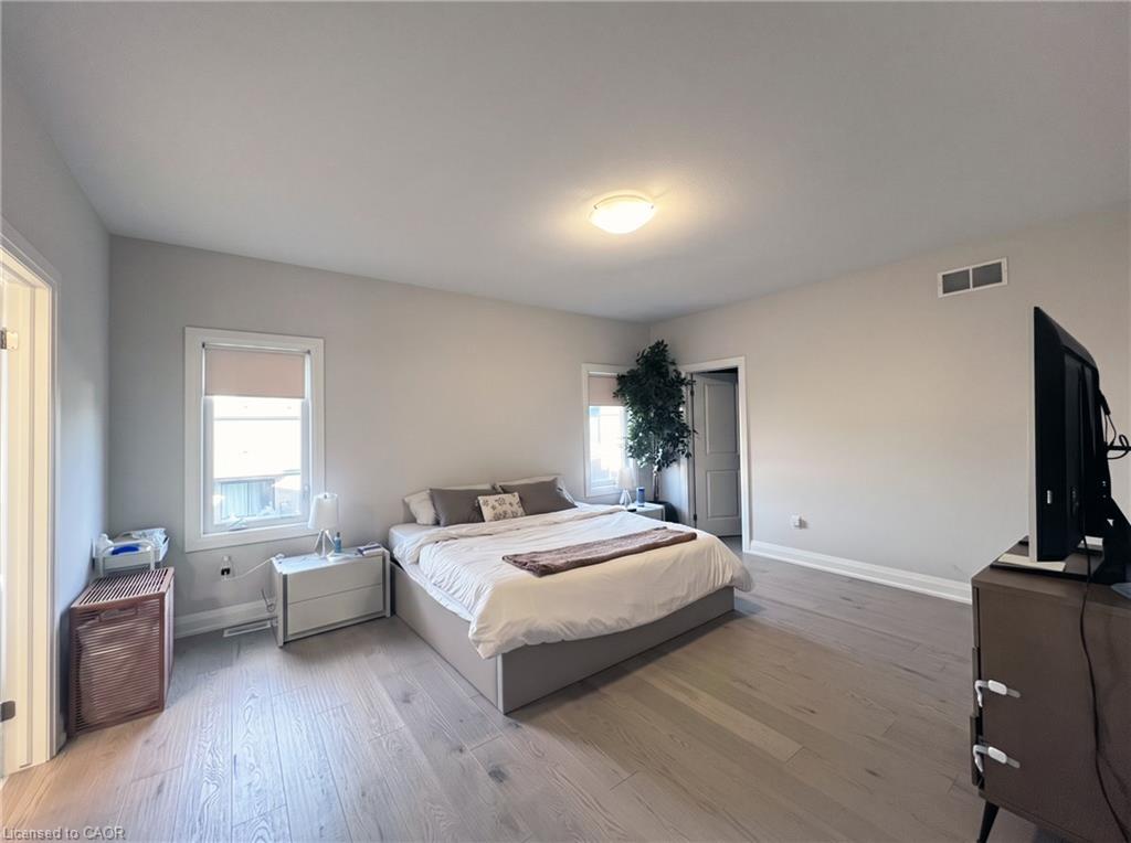 7474 Sherrilee Crescent Property Photo 17