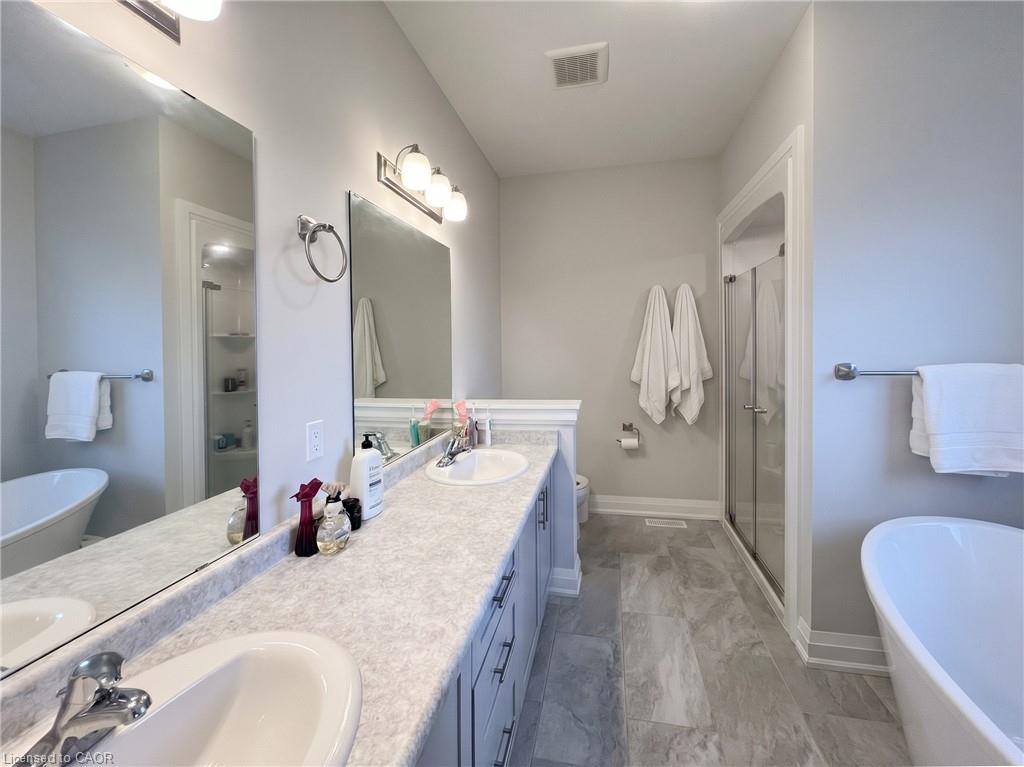 7474 Sherrilee Crescent Property Photo 20