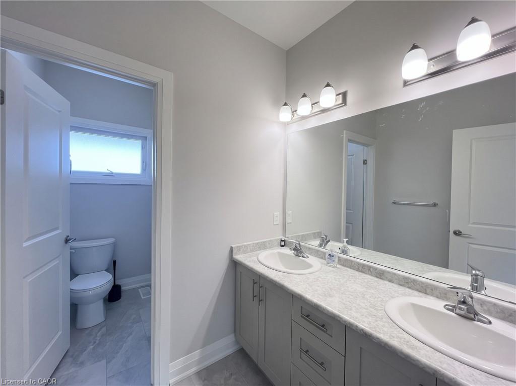 7474 Sherrilee Crescent Property Photo 25