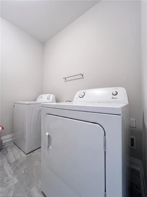 7474 Sherrilee Crescent Property Photo 27