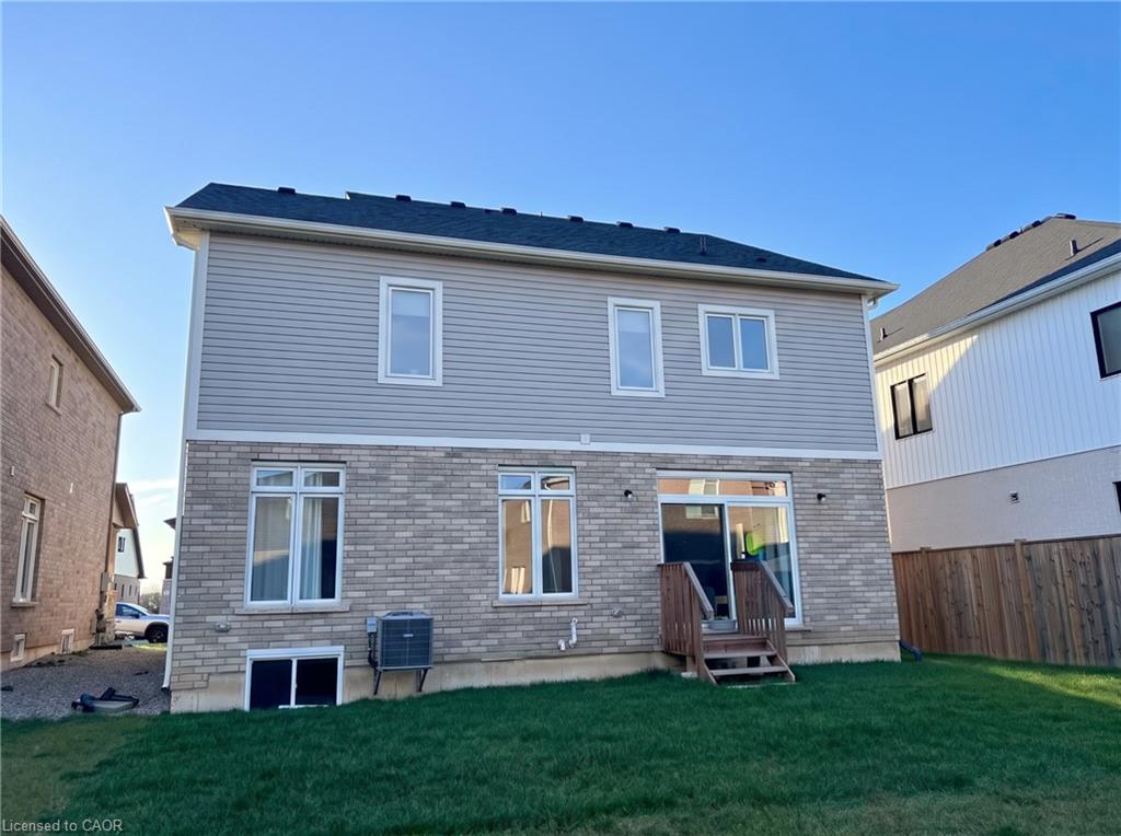 7474 Sherrilee Crescent Property Photo 28