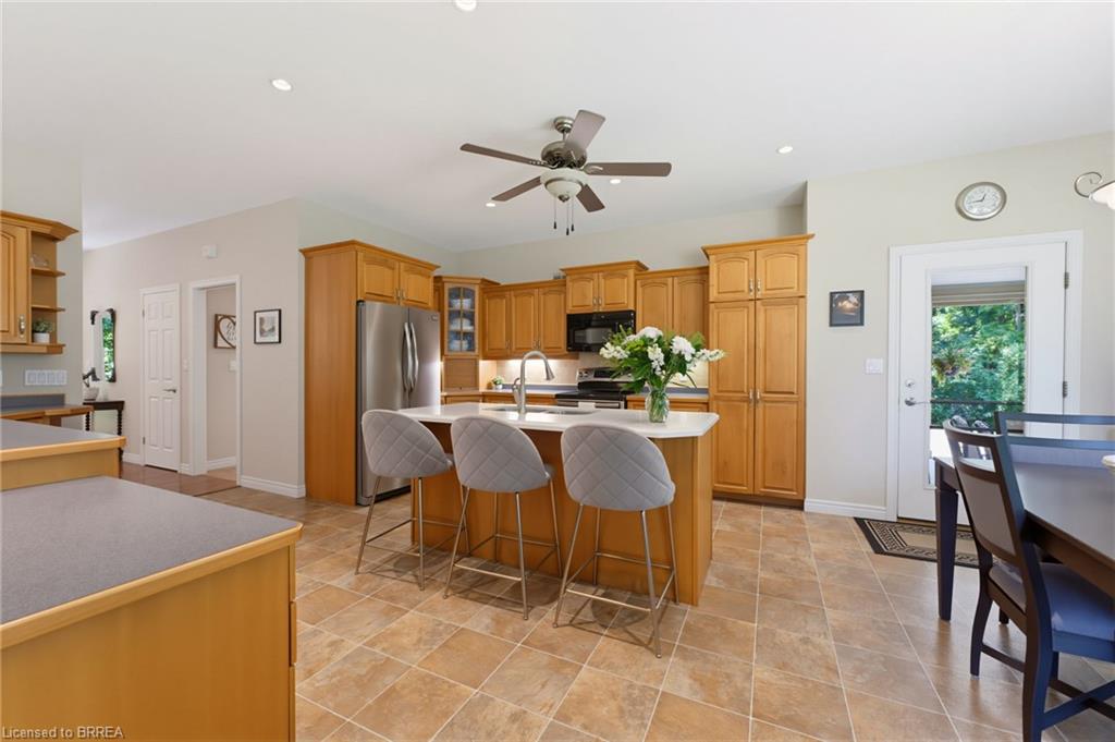 301 Governors Road E Property Photo 7
