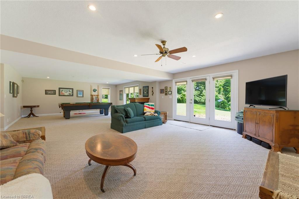301 Governors Road E Property Photo 16
