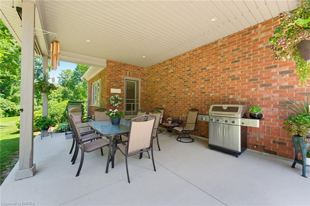 301 Governors Road E Property Photo 20