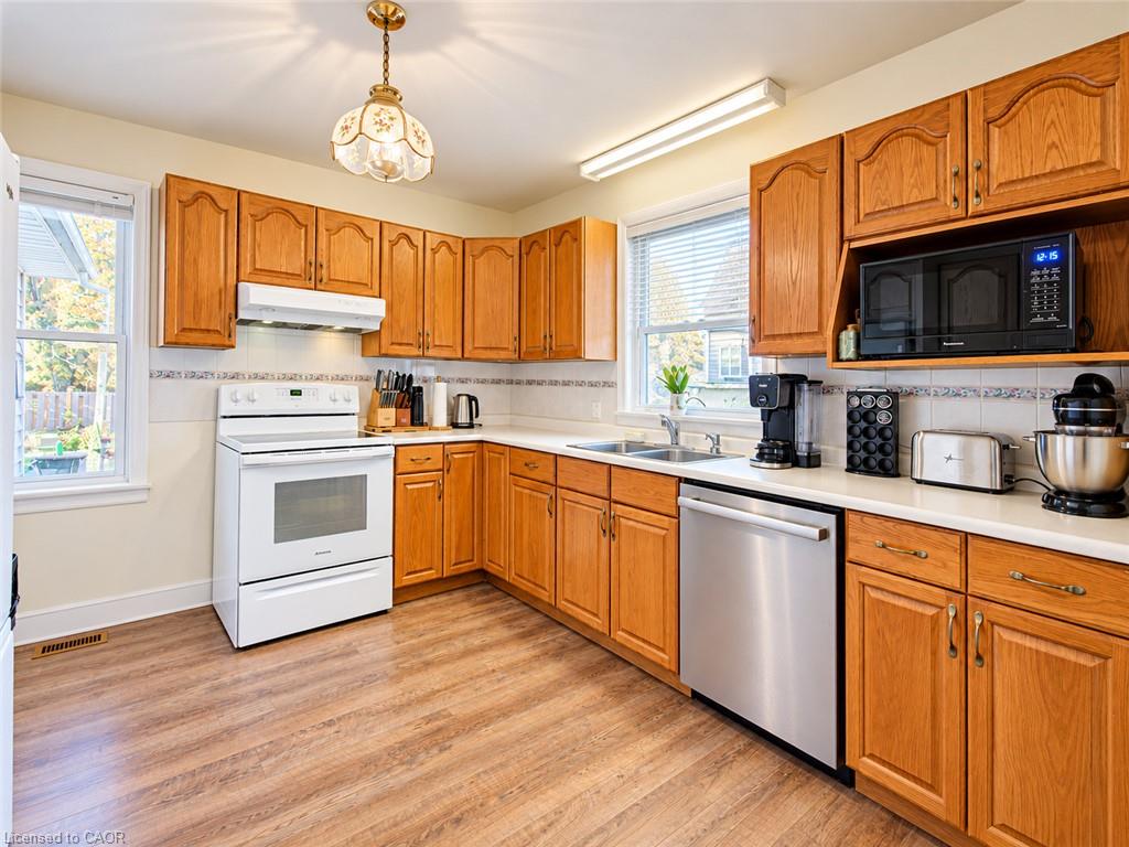 349 Edwin Street Property Photo 6
