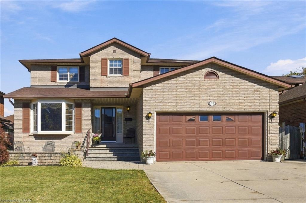 25 Candor Crescent Property Photo 2