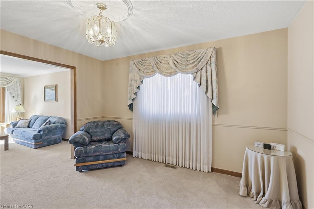 25 Candor Crescent Property Photo 12