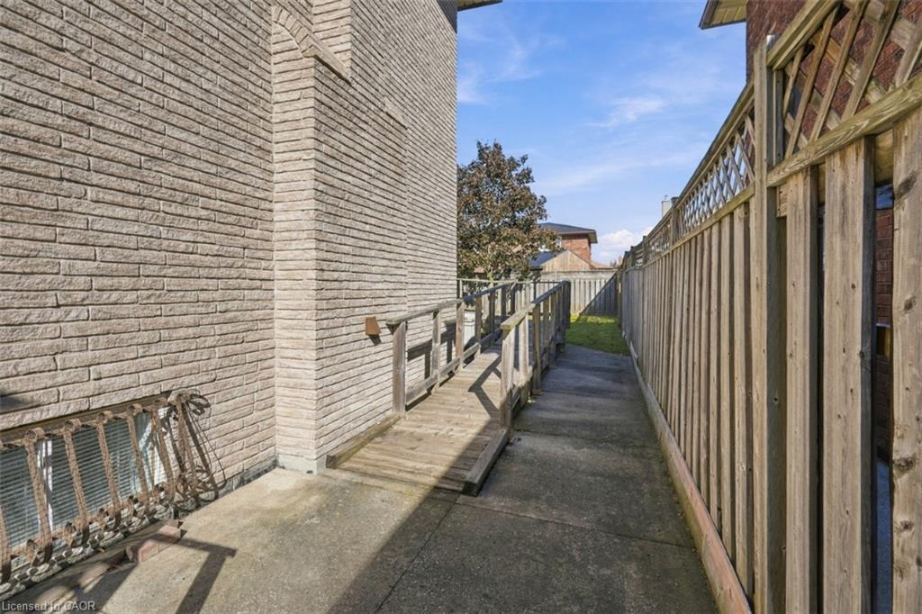 25 Candor Crescent Property Photo 46