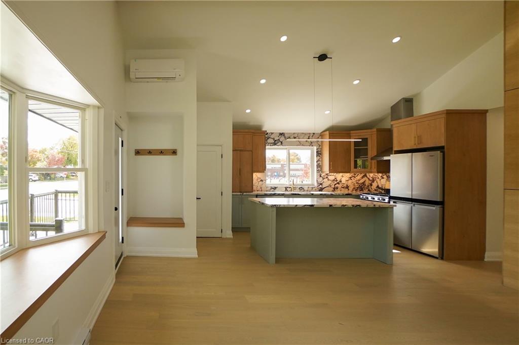 136 Warren Avenue Property Photo 5