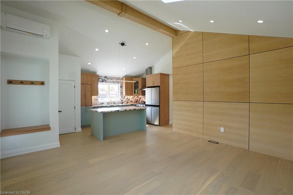136 Warren Avenue Property Photo 7