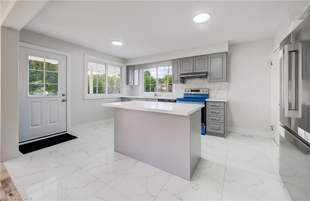 176 Samuelson Street Property Photo 6