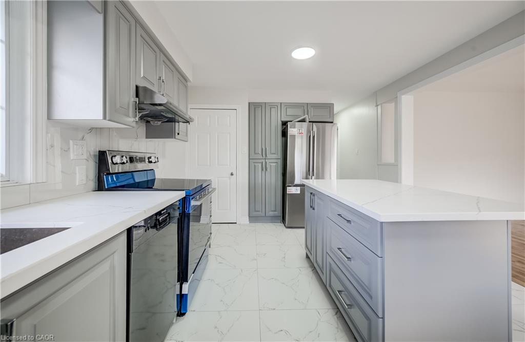 176 Samuelson Street Property Photo 8