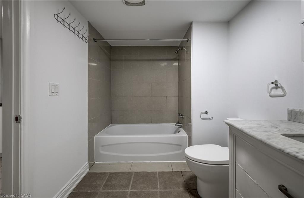 176 Samuelson Street Property Photo 37