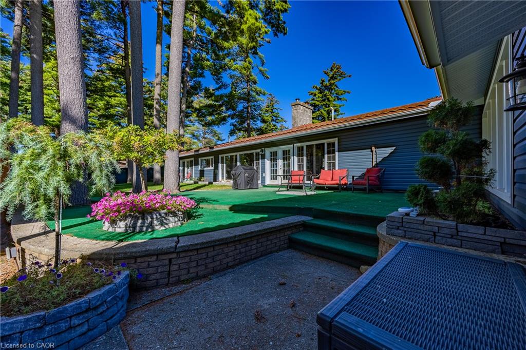 72 Courtney Avenue Property Photo 4
