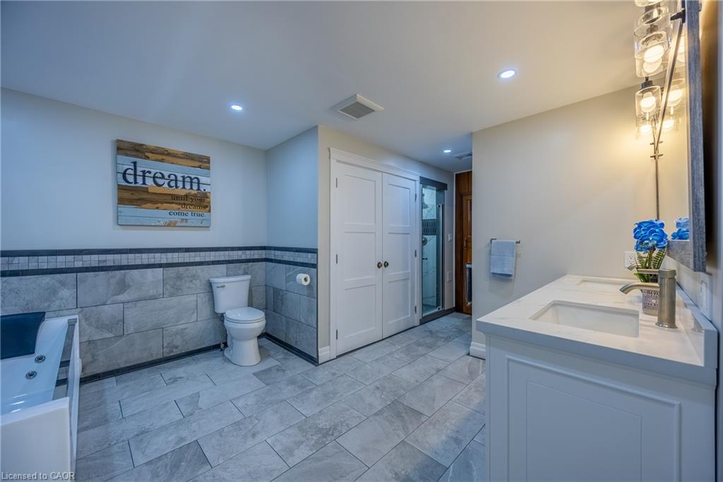 72 Courtney Avenue Property Photo 38