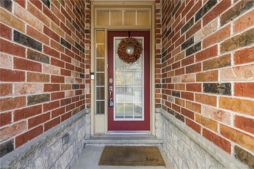 8 Goldenview Court Property Photo 2