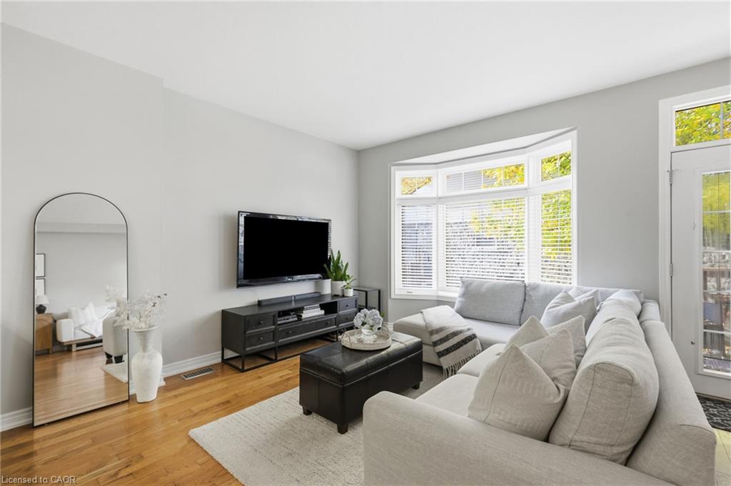8 Goldenview Court Property Photo 13