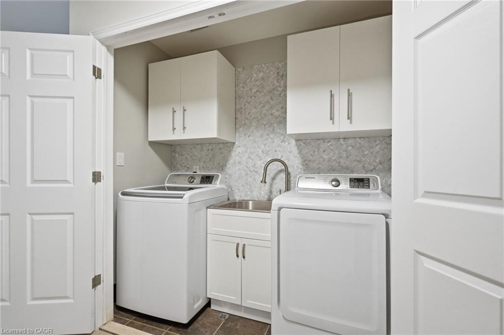8 Goldenview Court Property Photo 31