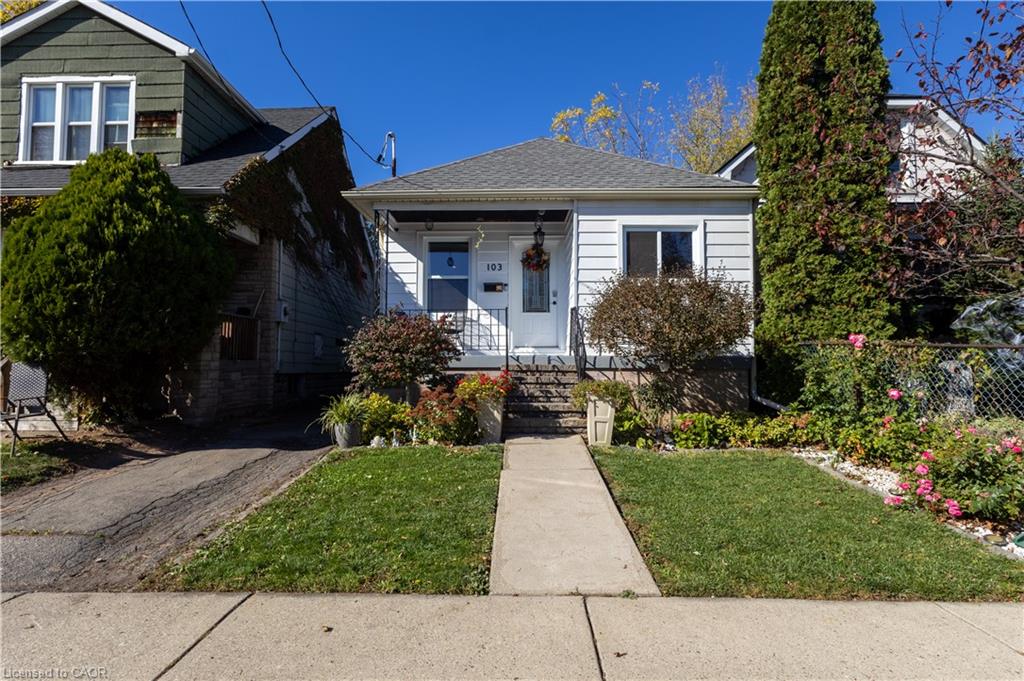 103 Tuxedo Avenue N Property Photo 1