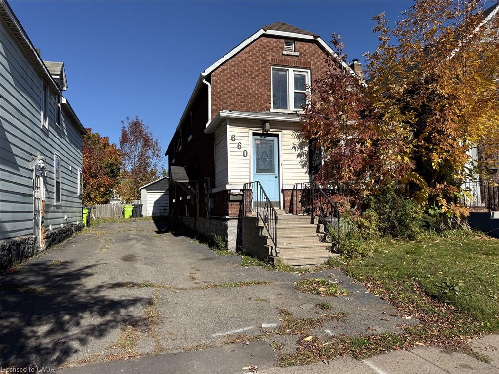 660 Queen Street Property Photo 1