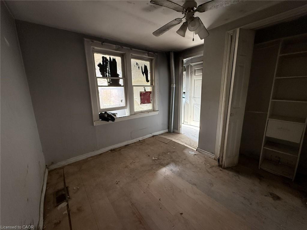 660 Queen Street Property Photo 8