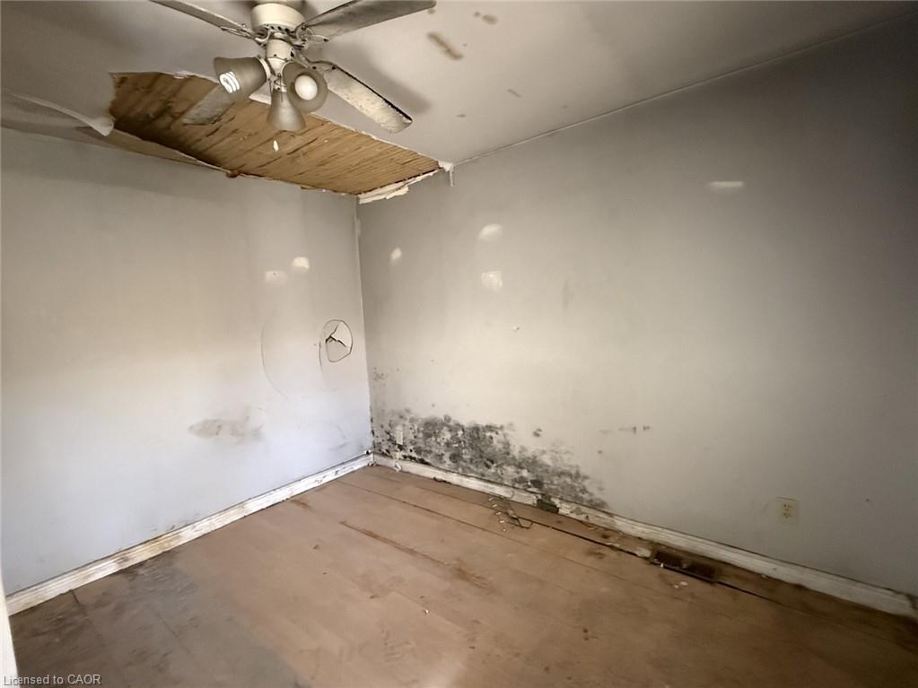 660 Queen Street Property Photo 9