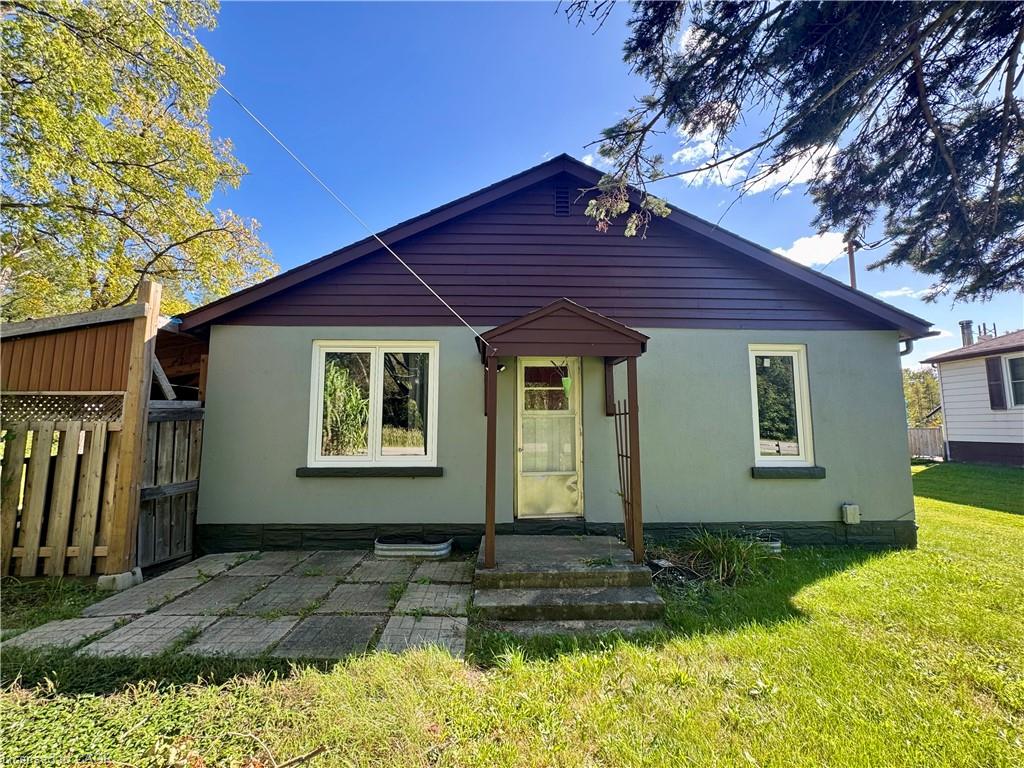 6587 Ellis Road E Property Photo 3