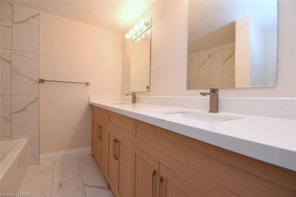 404-510 Queenston Road Property Photo 16