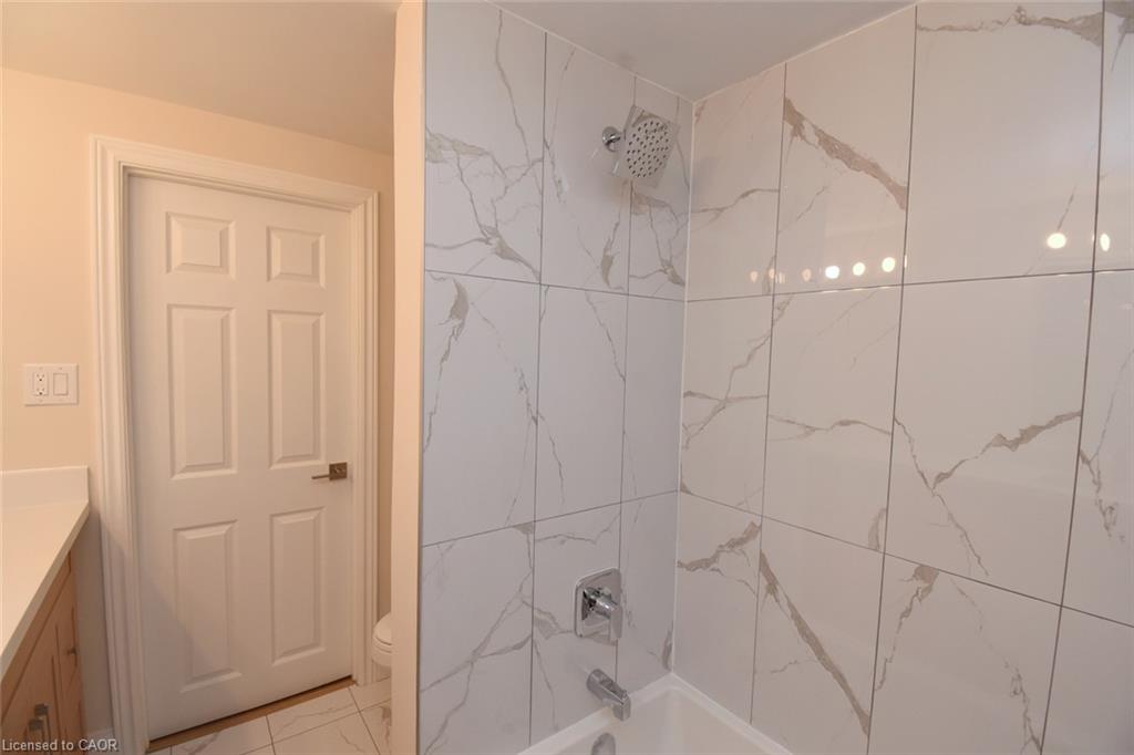404-510 Queenston Road Property Photo 18