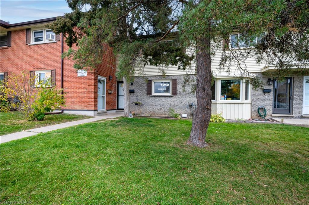 26-162 Jansen Avenue Property Photo 3