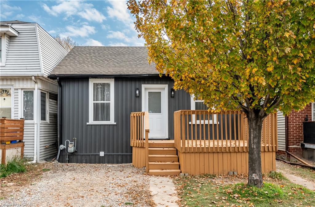 256 Rosslyn Avenue N Property Photo 1