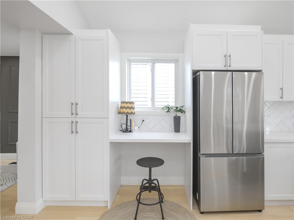 256 Rosslyn Avenue N Property Photo 19
