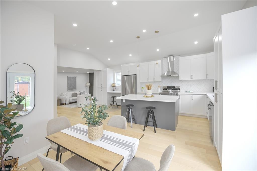 256 Rosslyn Avenue N Property Photo 22