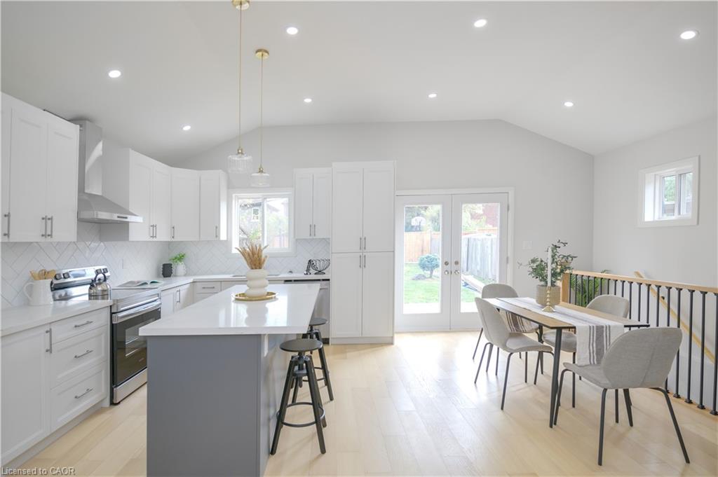 256 Rosslyn Avenue N Property Photo 23