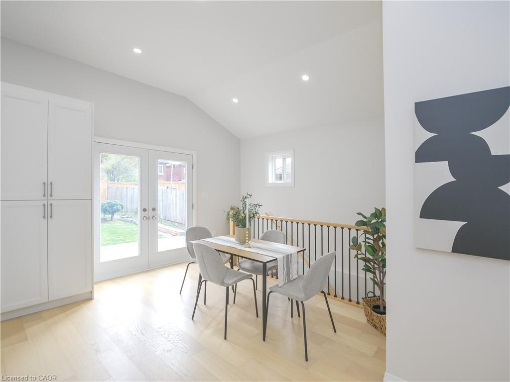 256 Rosslyn Avenue N Property Photo 25