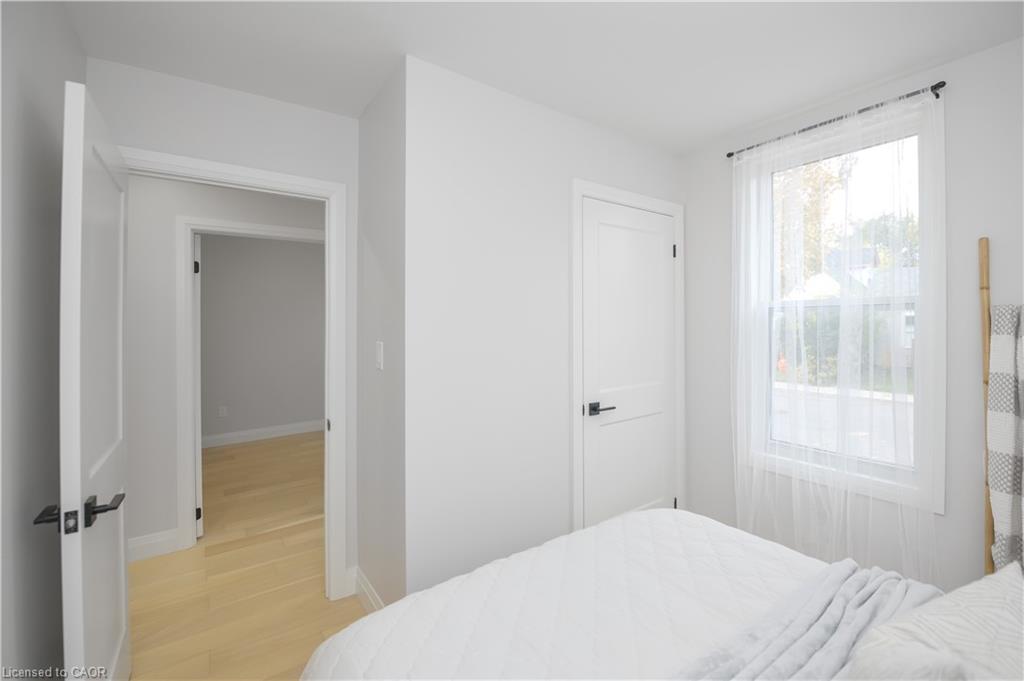 256 Rosslyn Avenue N Property Photo 31