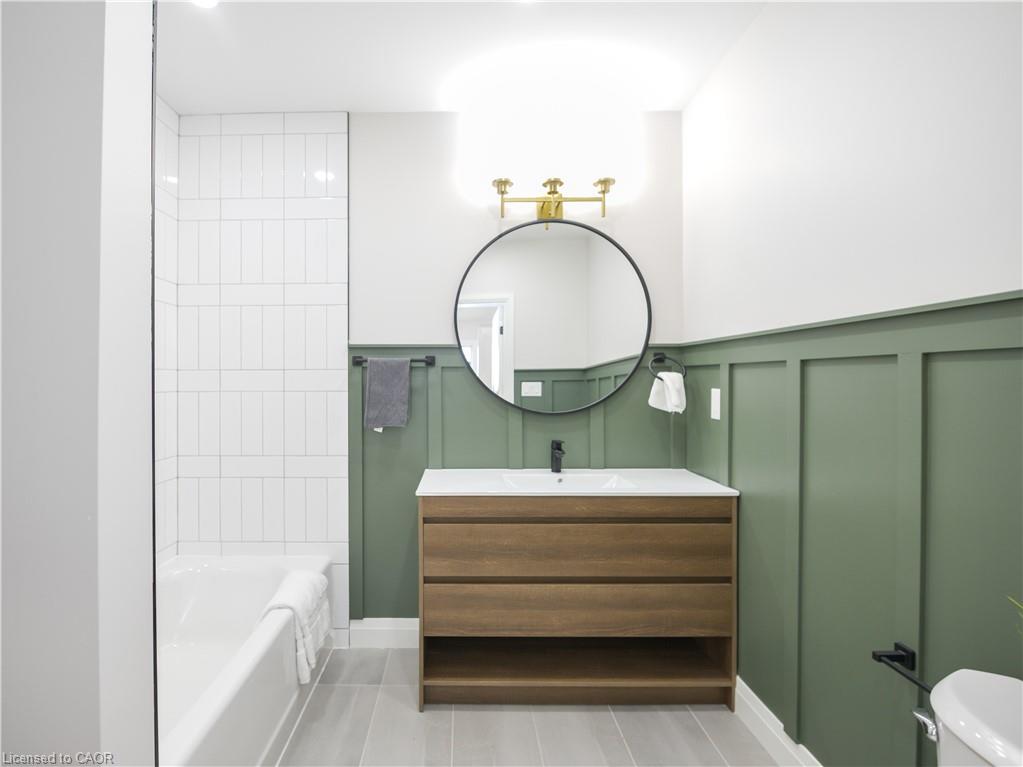 256 Rosslyn Avenue N Property Photo 32