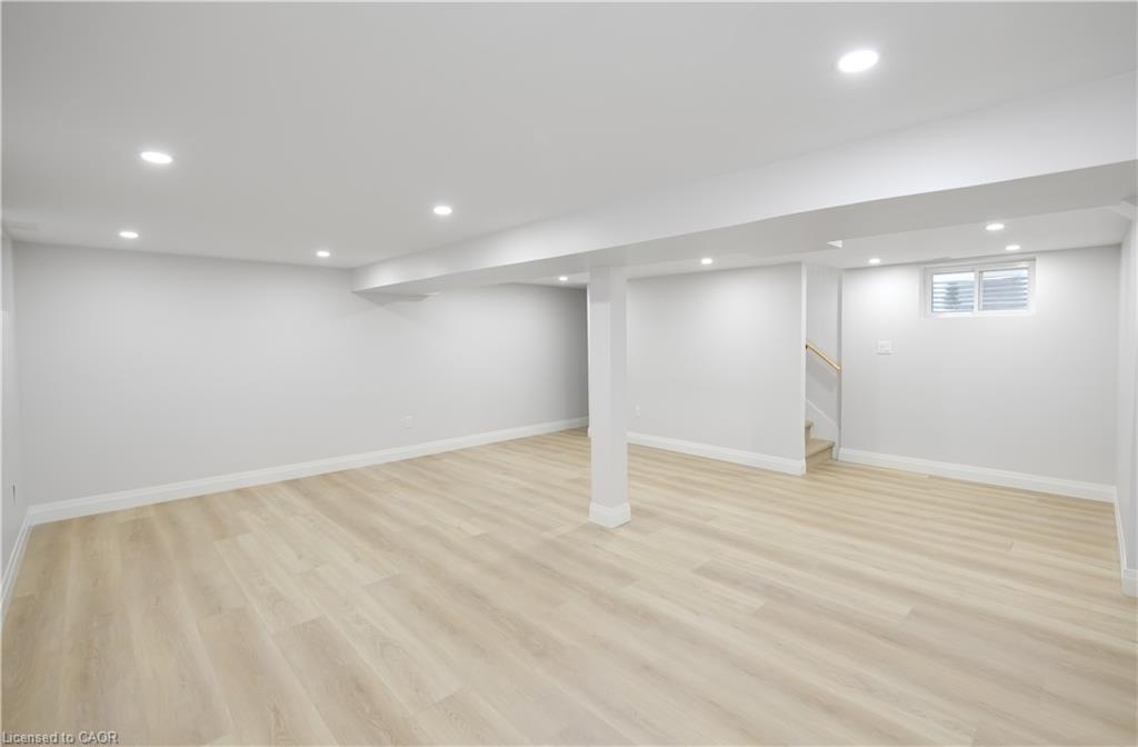 256 Rosslyn Avenue N Property Photo 37
