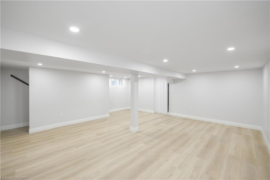 256 Rosslyn Avenue N Property Photo 38