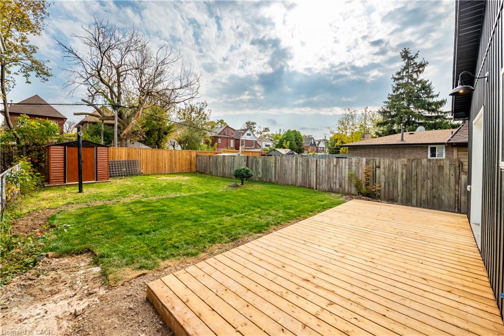 256 Rosslyn Avenue N Property Photo 44
