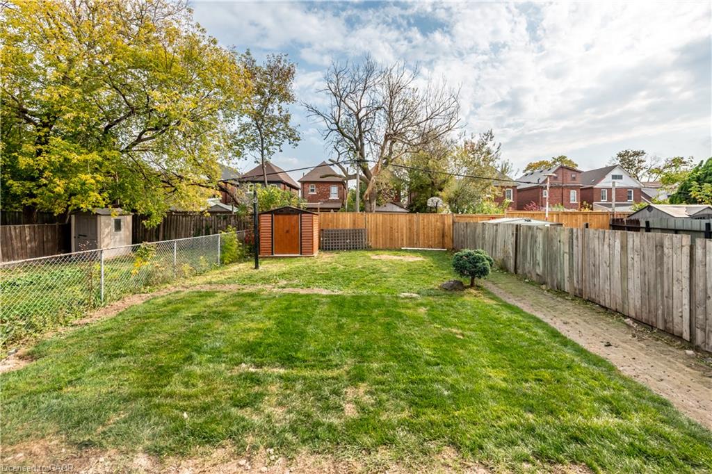 256 Rosslyn Avenue N Property Photo 45