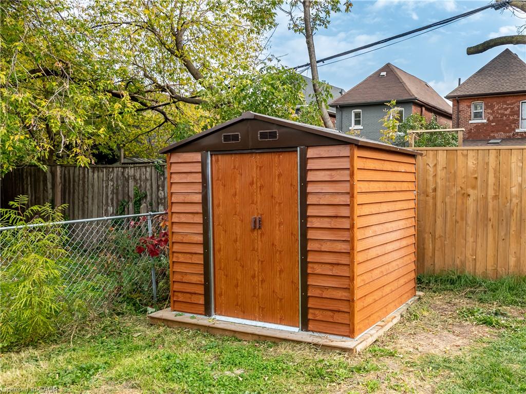 256 Rosslyn Avenue N Property Photo 46