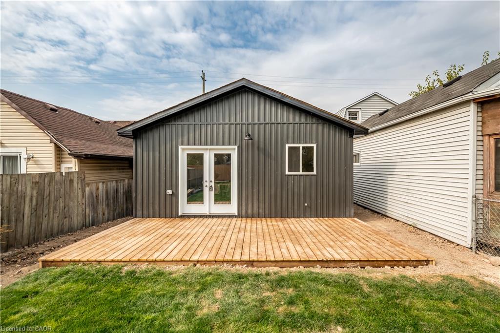 256 Rosslyn Avenue N Property Photo 49
